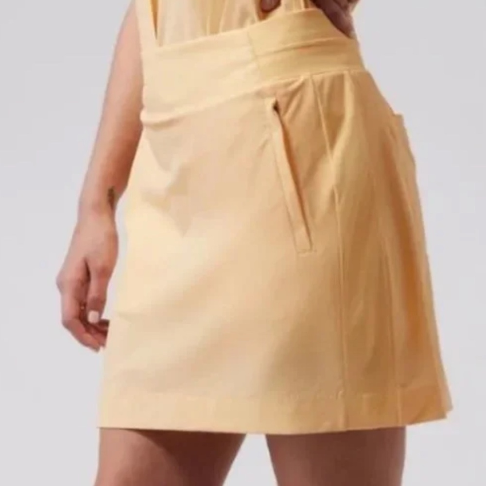 Athleta Brooklyn Skort in Lunaria Yellow Size 2